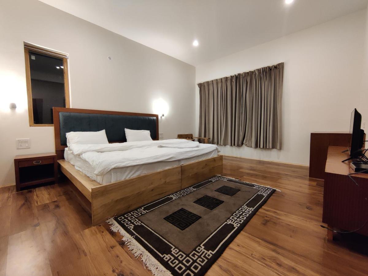 Отель Rock Castle Residency Лех Экстерьер фото
