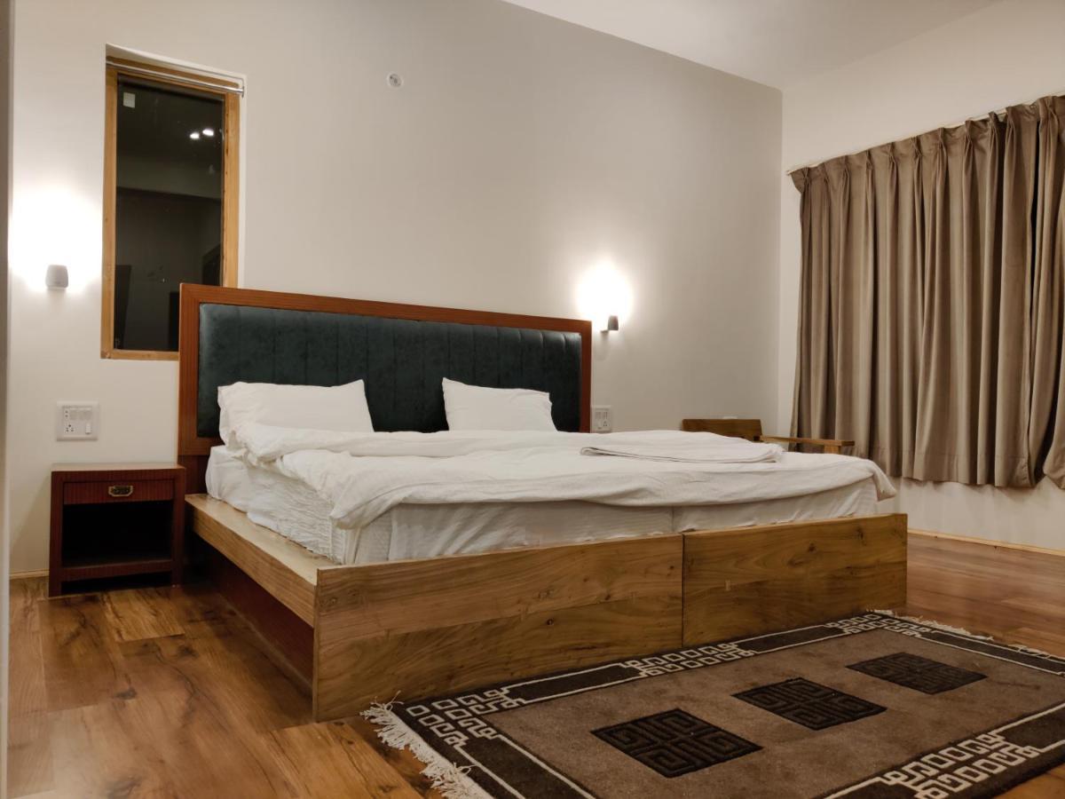 Отель Rock Castle Residency Лех Экстерьер фото