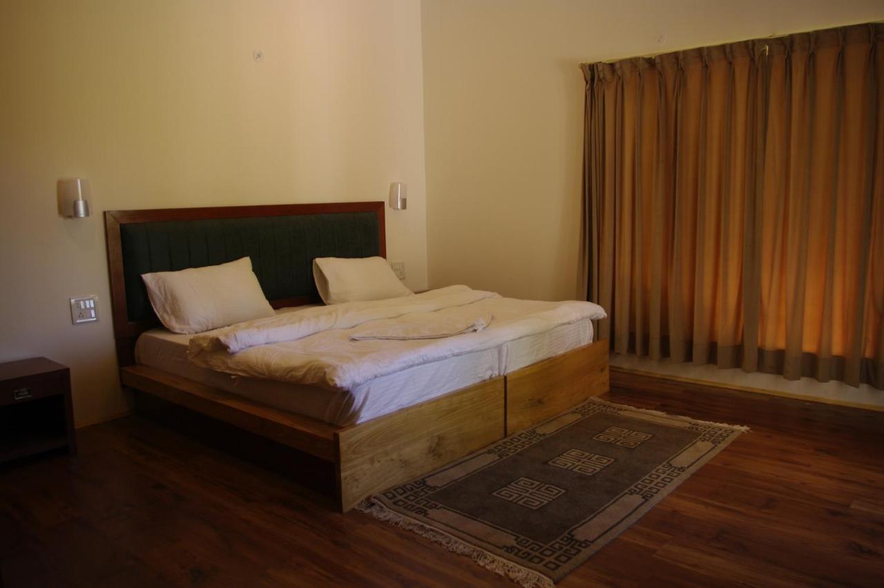 Отель Rock Castle Residency Лех Экстерьер фото