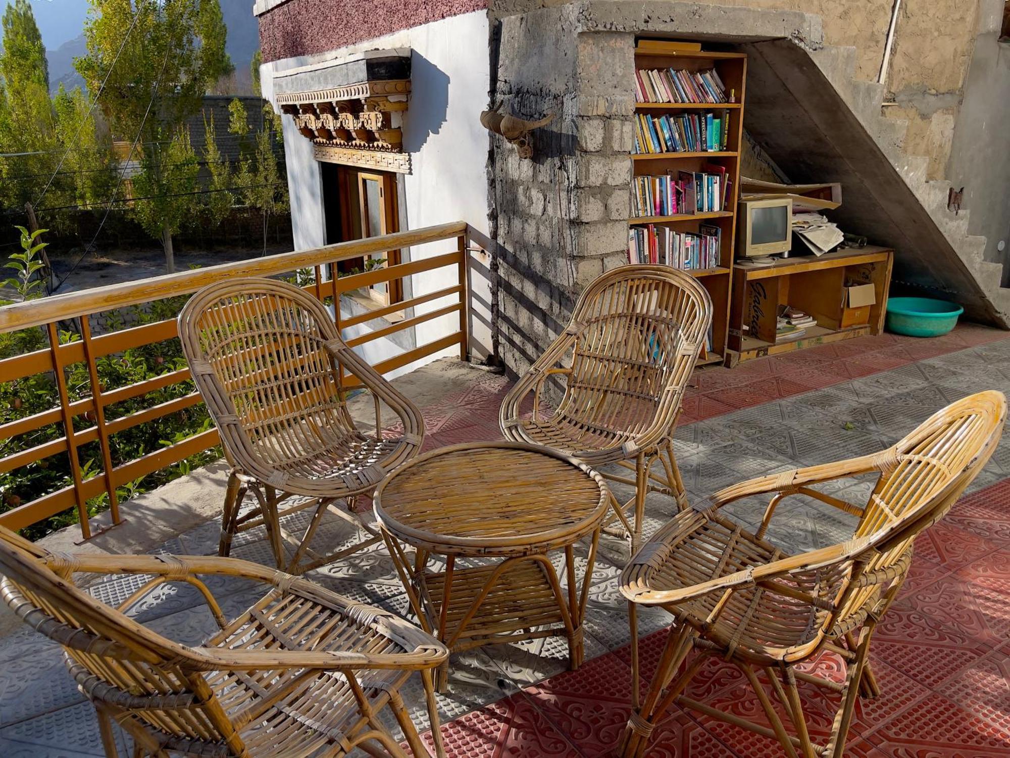Отель Rock Castle Residency Лех Экстерьер фото